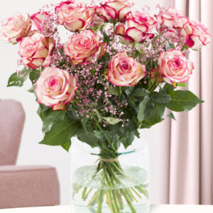 Rozenboeket Paloma met roze gipskruid