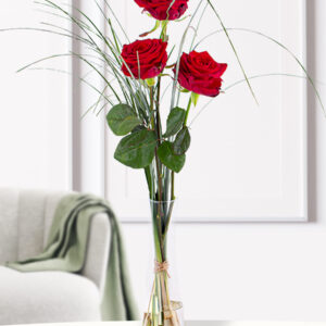 Drie rode rozen - premium rozen + glasvaas Debbie