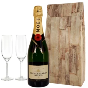 Moët Chandon en 2 champagne glazen