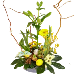 Voorjaars Paasbloemstuk ca. H 65cm x B 40cm