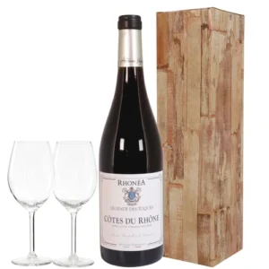 Cotes Du Rhone wijn en 2 wijn glazen