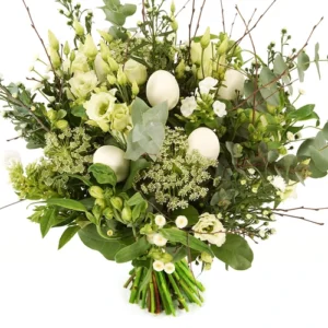 Witte paasbloemen Uitbundig boeket