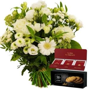 Witte bloemen + koek en thee